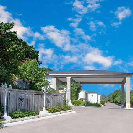 Days Inn By Wyndham Suites Fredericksburg Bagian luar foto