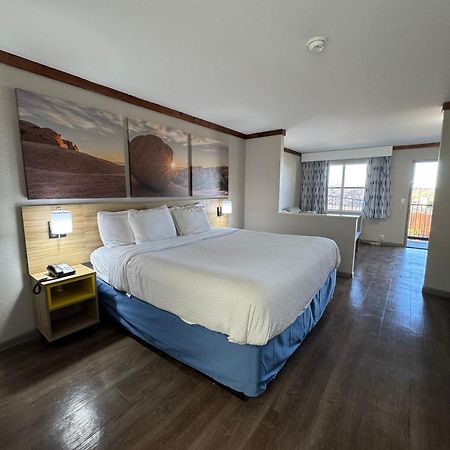 Days Inn By Wyndham Suites Fredericksburg Bagian luar foto