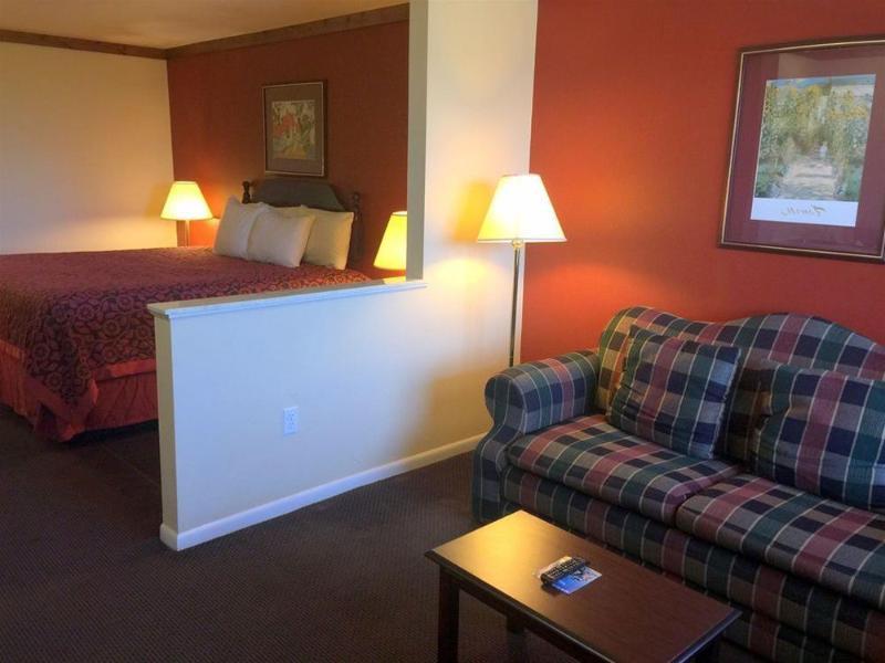 Days Inn By Wyndham Suites Fredericksburg Bagian luar foto