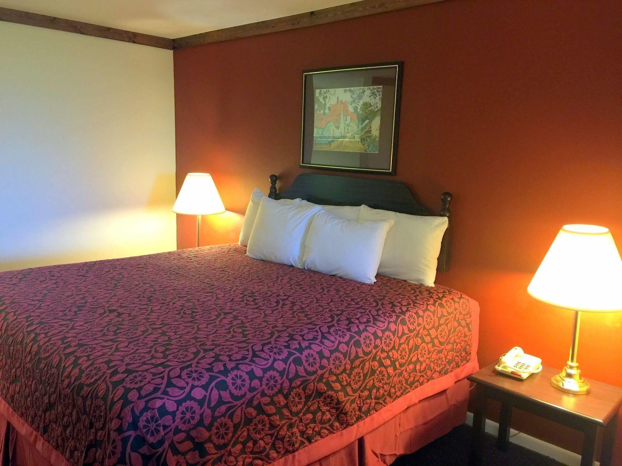 Days Inn By Wyndham Suites Fredericksburg Bagian luar foto
